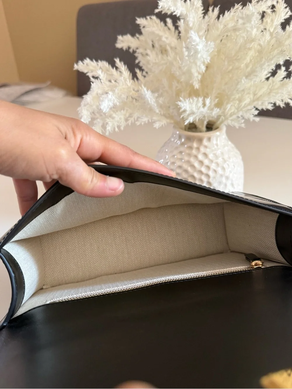 NWT TORY BURCH EMERSON SMOOTH FLAP ADJUSTABLE. SHOULDER BAG BLACK $550